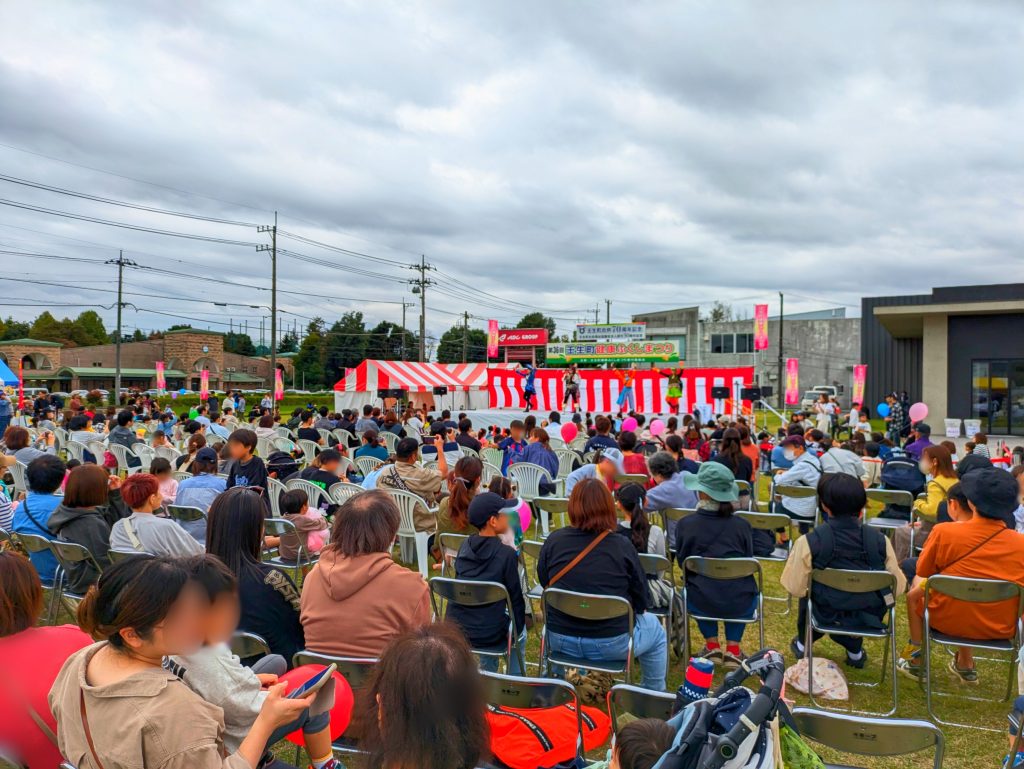 壬生町健康ふくしまつり　栃木県　イベント　会場設営　音響制作　イベントテント　ガーデンテーブルセット　壬生町役場　仮設ステージ　大田原市　壬生町　鹿沼市　お祭り　屋外